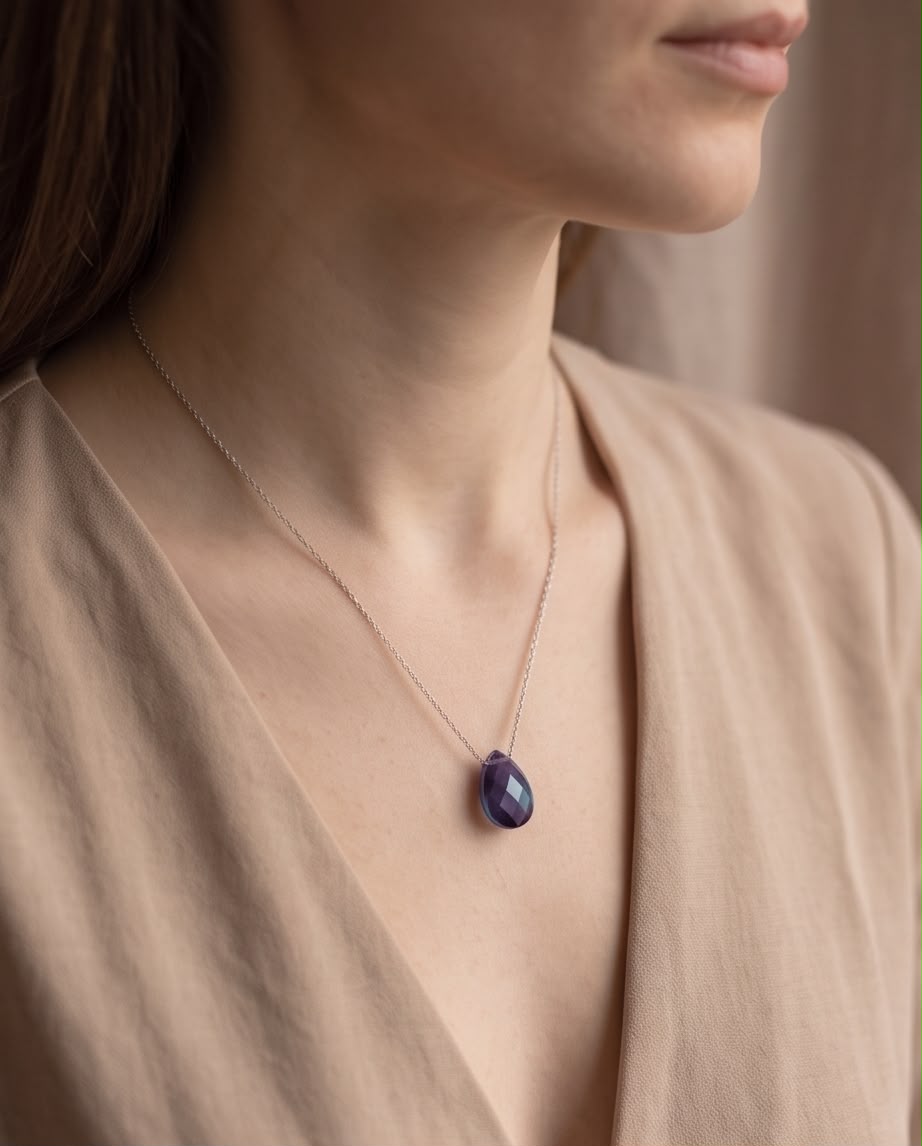 Collier oeil sensible